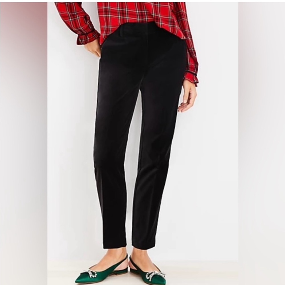 Loft Riviera‎ Slim Mid-Rise Ankle Length Pants in Black Velvet Size 6 NWT!